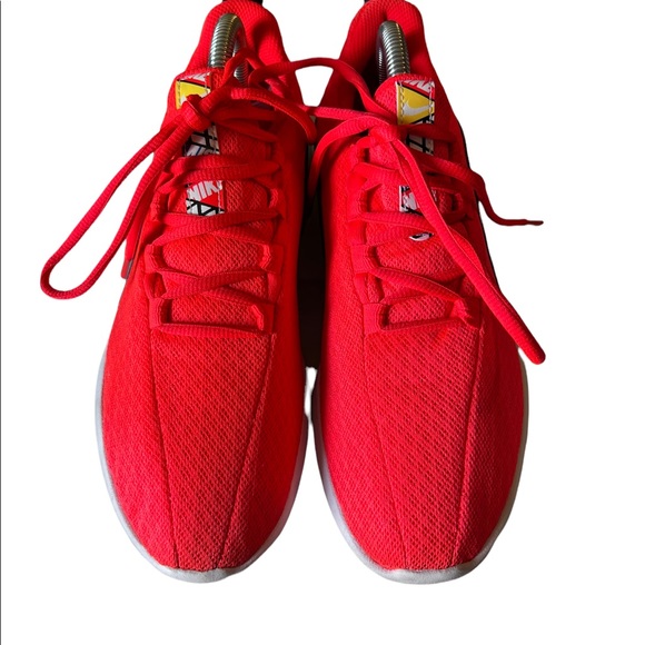 Nike Viale AH5554 601 Bright Crimson Red Shoes Size Youth 6 / Women's 7.5 - Picture 3 of 8